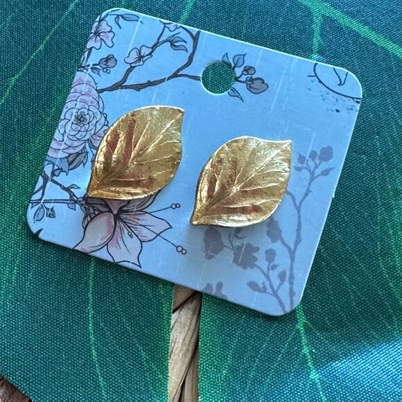 BOGO FREE GOLD LEAF POST EARRINGS - Picture 4 of 6